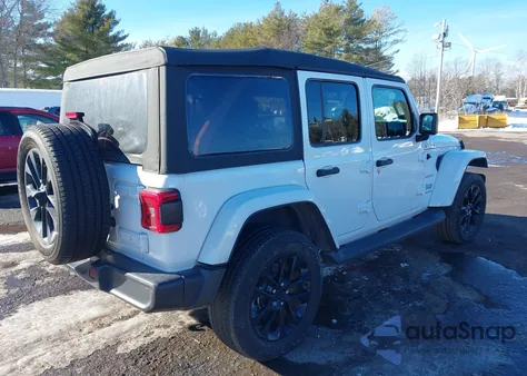 2023 Jeep Wrangler 4Xe Sahara 4X4 z USA, uszkodzony, nr VIN 1C4JJXP67PW686095